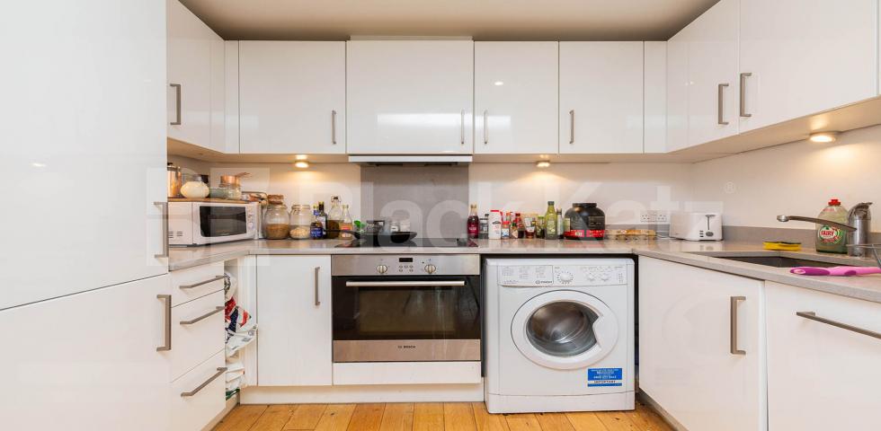 Modern two double bedroom two bathroom with balcony near tube  York Way, Caledonian Road